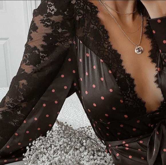 New!For Love And Lemons‎ Melrose Robe - Picture 6 of 15